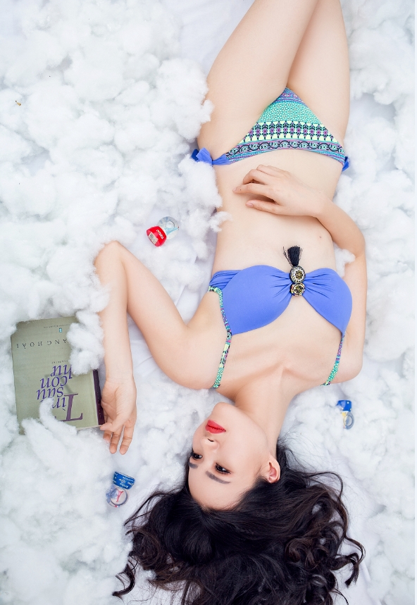 /UserFiles/miss/miss2018/Tranlehuong-cenvalue/BIKINI03.jpg